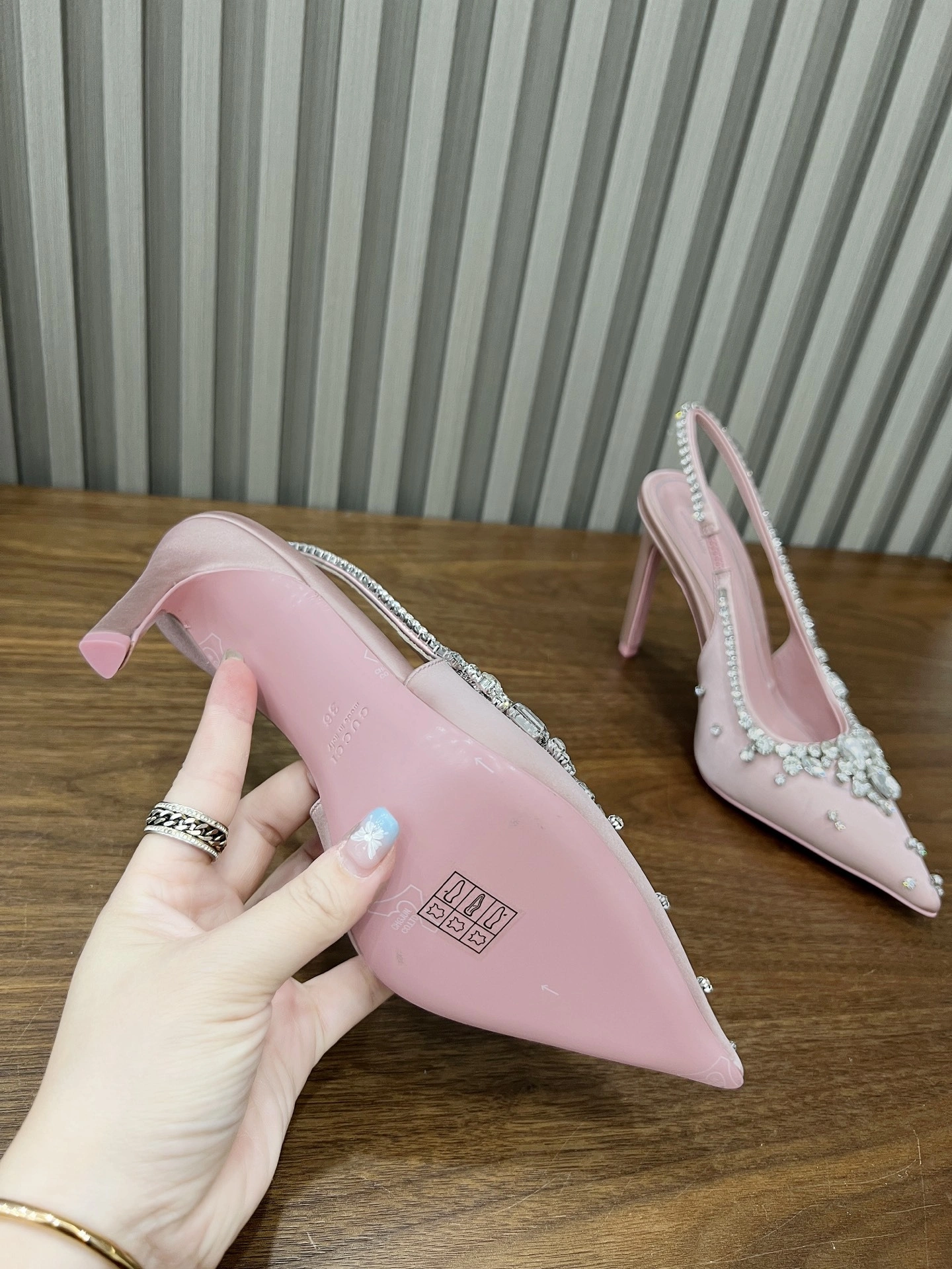 COCO-- 6u33i 812192FAD2V5741 sheepskin Heel height：10.5CM item:E-X198D4160